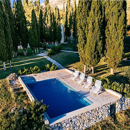 Country House Uros In Nature With Pool Lovorno Buitenkant foto