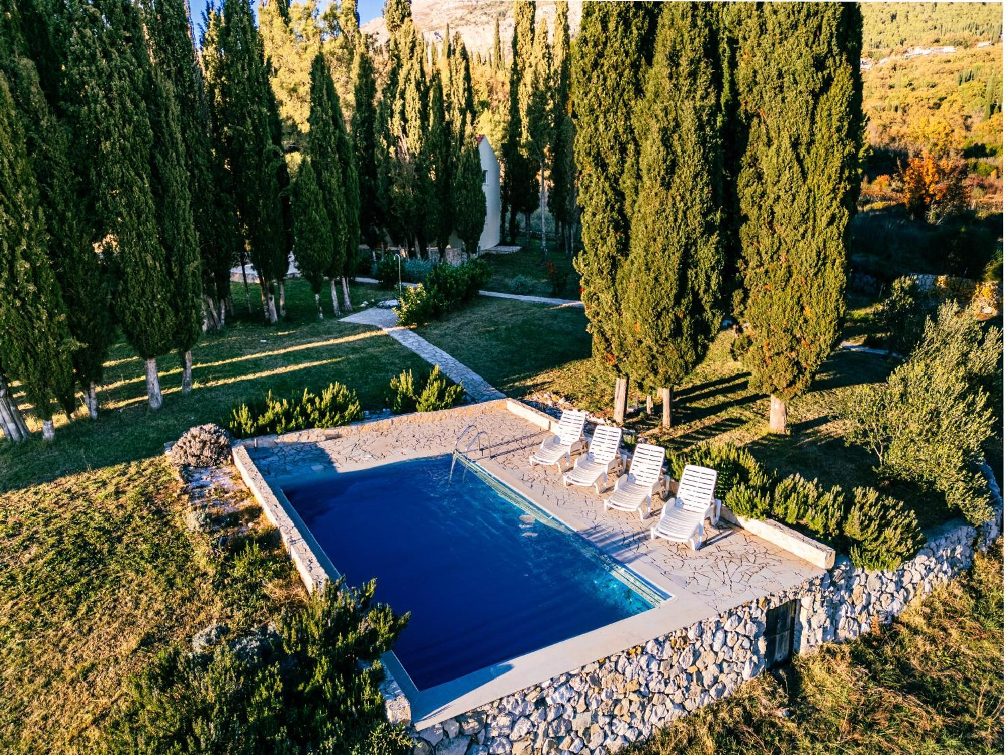 Country House Uros In Nature With Pool Lovorno Buitenkant foto