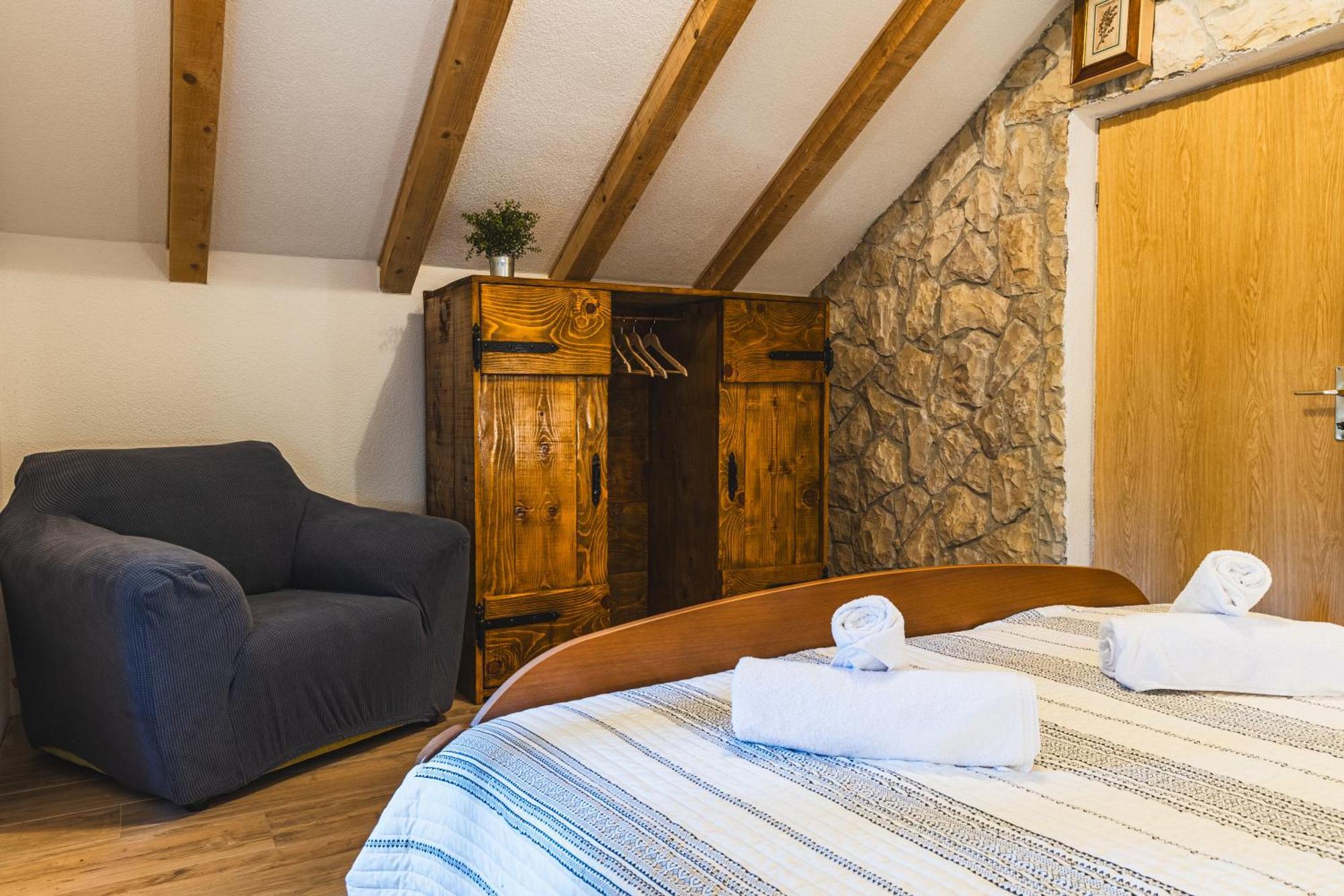 Country House Uros In Nature With Pool Lovorno Buitenkant foto