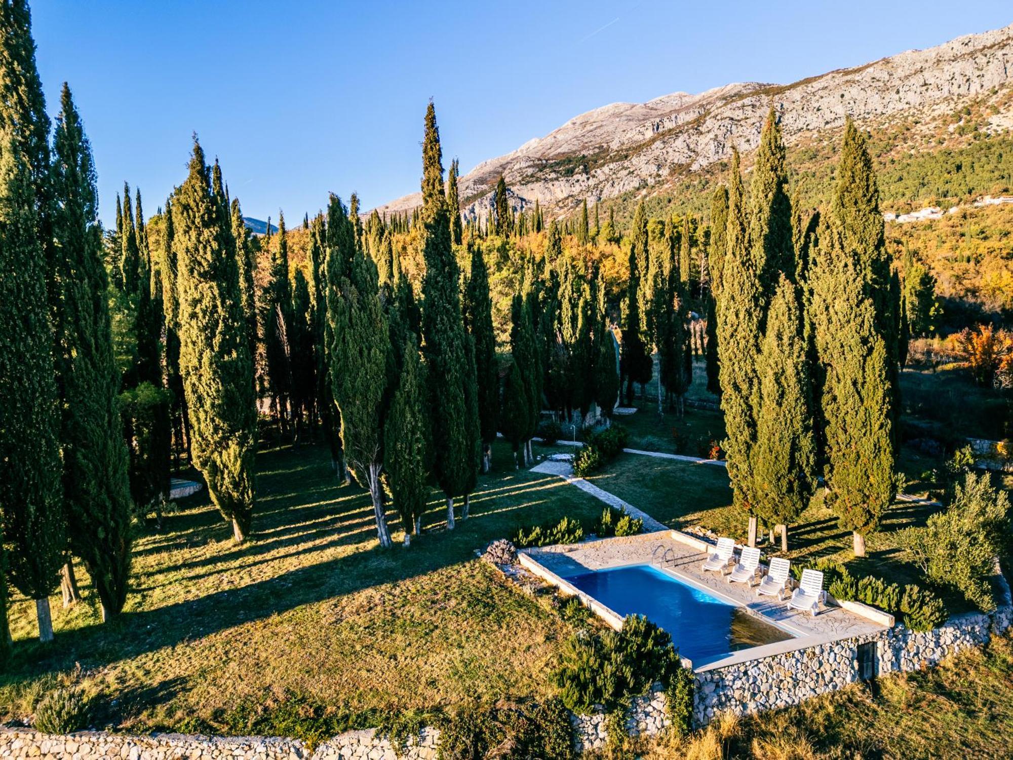 Country House Uros In Nature With Pool Lovorno Buitenkant foto