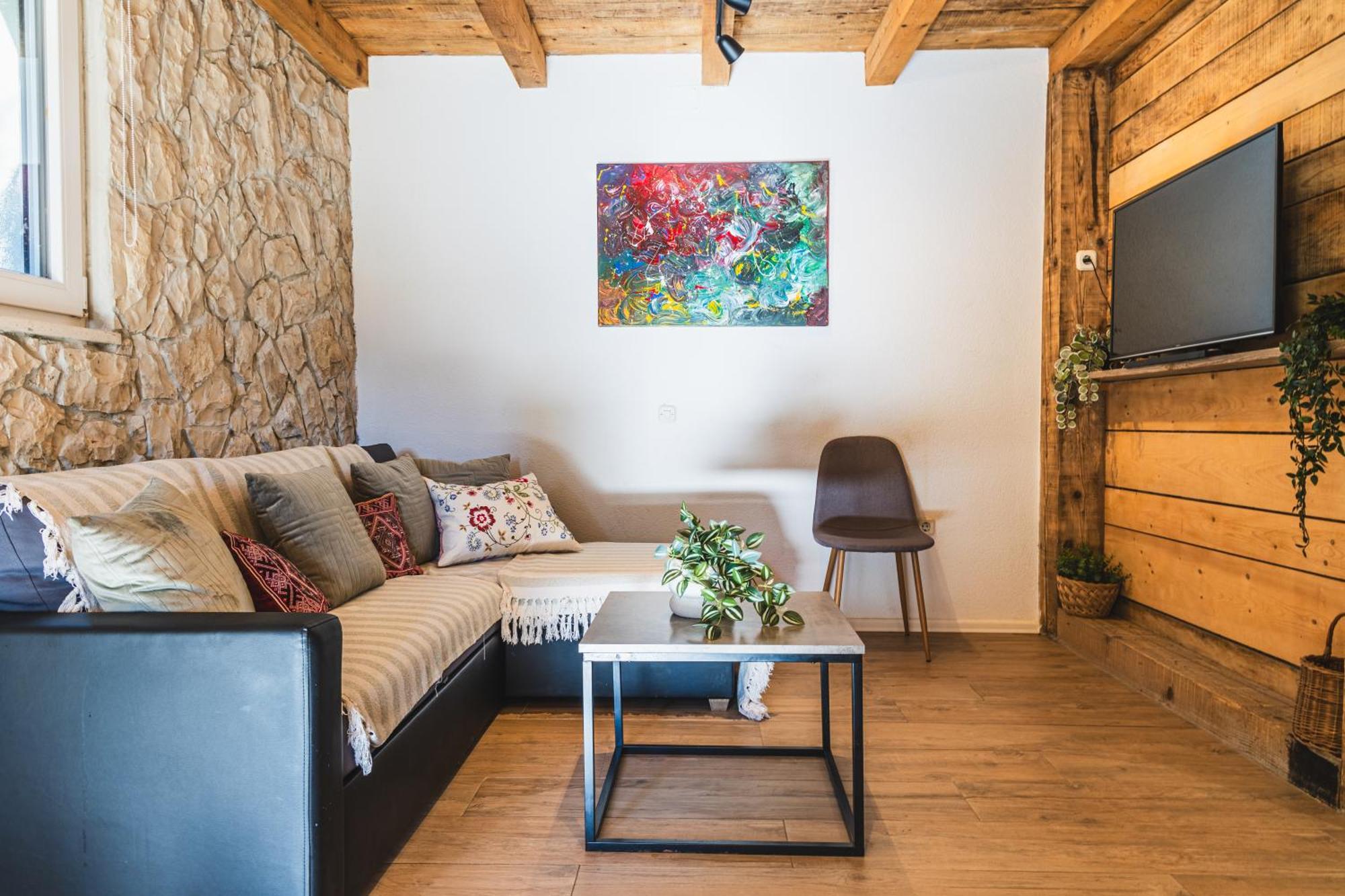 Country House Uros In Nature With Pool Lovorno Buitenkant foto