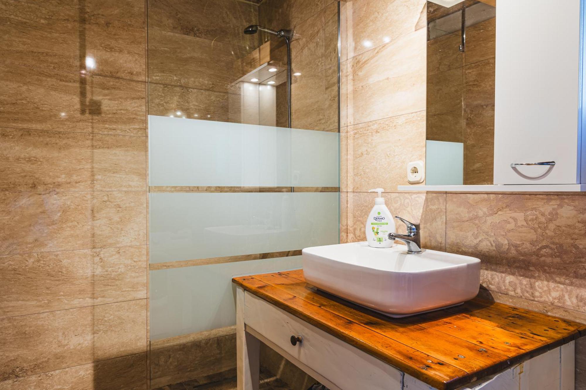 Country House Uros In Nature With Pool Lovorno Buitenkant foto